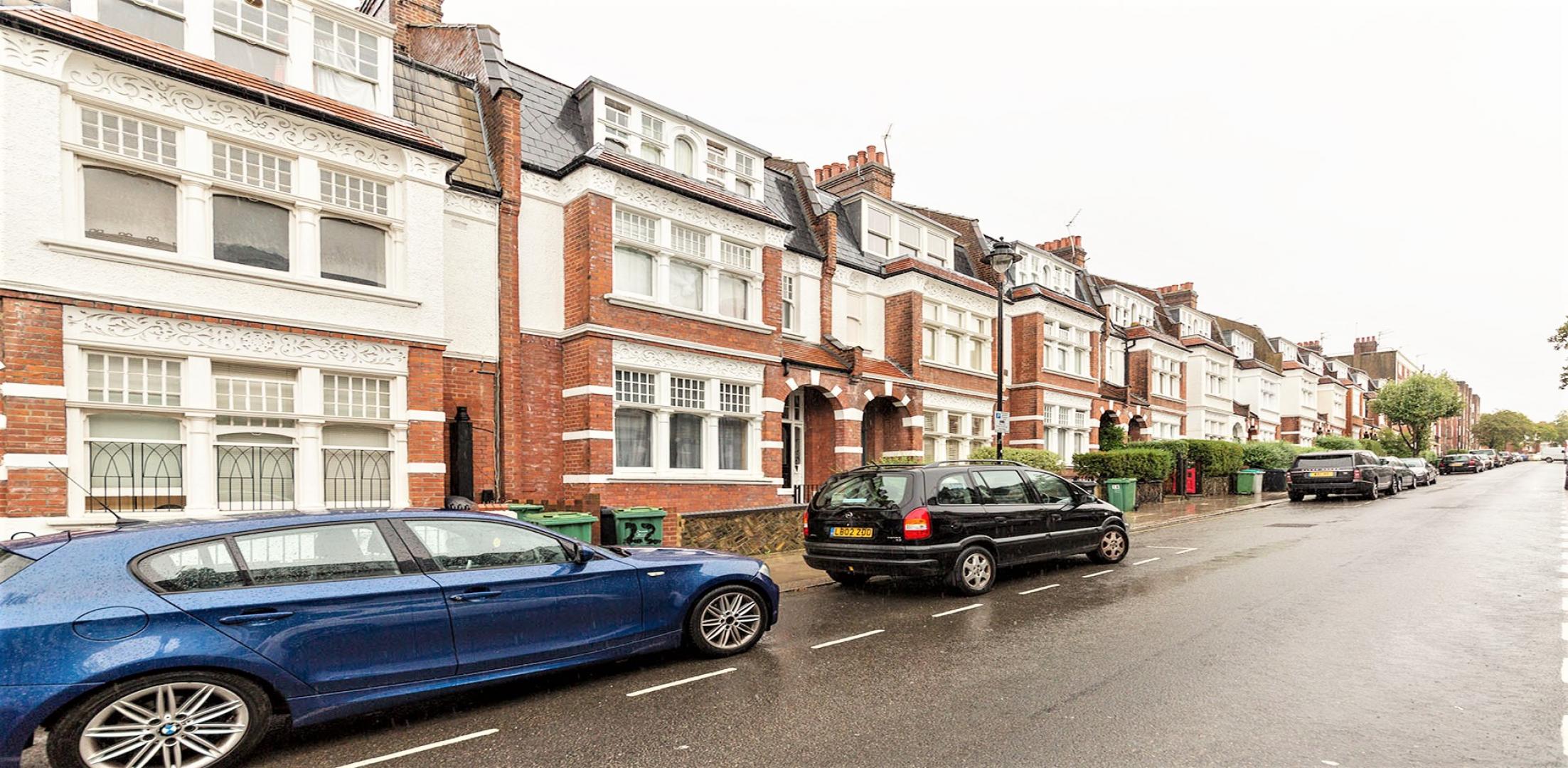 			WATER RATES INCLUDED, 1 Bedroom, 1 bath, 1 reception Flat			 Glenmore Road, BELSIZE PARK